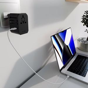 SBS Universal GaN Travel Adapter 70W 3xUSB-C 2xUSB-A with Ümbris - Must