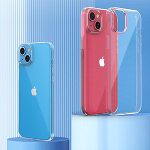 iPhone 15 Plus ümbris from the Ultra läbipaistev series in läbipaistev color