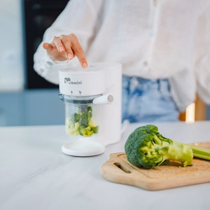 Momini YummyMaker 5-ühes imikutoidu aurutav blender isesteriliseerimisfunktsiooniga