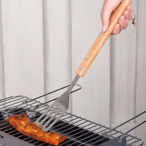 BBQ roostevabast terasest grillilabidas tammepuidust käepidemega, 41 cm