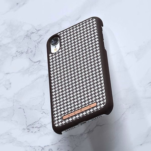 Nordic Elements Saeson Idun Pattern 2 ümbris seadmele iPhone XR, tumepruun