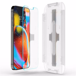 Spigen Glas.tR EZ Fit karastatud klaas iPhone 13 / 13 Pro / 14 / 16e jaoks - 2 tk.
