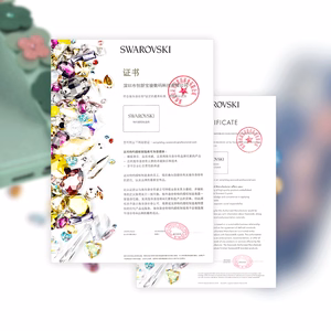 Kingxbar Sweet Series ümbris, mis on kaunistatud originaalsete Swarovski kristallidega iPhone 12 Pro / iPhone 12 roheline