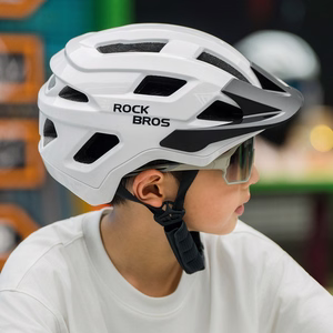 Rockbros LK-67 eemaldatava visiiriga noorte jalgrattakiiver, 54–58 cm – valge