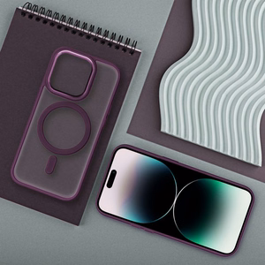 MATTE MAG COVER Ümbris compatible with MagSafe jaoks IPHONE 17 Pro Max plum punane