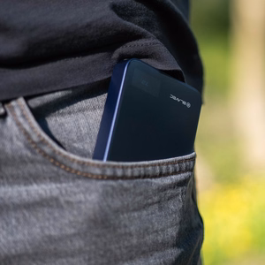 Blavec akupank 10000mAh BJ-04 Slim 13,5mm - Type C - 22,5W magnetiline Magsafe 3 in 1 (PBBJ04-MC10N) tumesinine klaas