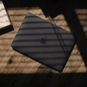 Tech-Protect Softshell ümbris MacBook Neo 13" 2026 jaoks - matt must