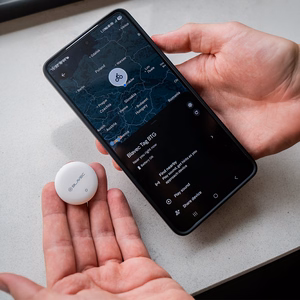 Valge Blavec BTG-01 Bluetooth-esemejälgija Apple'i ja Androidi seadmetele (BTBTG01-W)