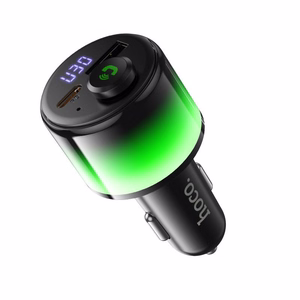 Must Hoco E166 Bluetooth-autosaatja 2 x USB-A ja USB-C pesaga ning QC 3.0 ja PD 42 W toega