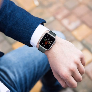TECH-PROTECT MILANESEBAND APPLE WATCH 4 / 5 / 6 / 7 / 8 / 9 / SE (38 / 40 / 41 MM) hõbedane