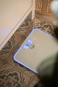 Bathroom scale ADLER AD 8183 with edge lighting White