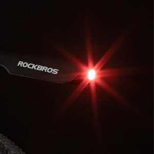 Rockbros DNB8001 porilaud punase LED-tulega - must
