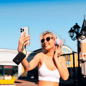 Veger K2 (W2068) 20000 mAh akupank 35W PD QC3.0 integreeritud USB-C ja Lightning kaablitega, must