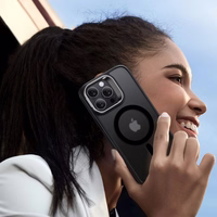 ESR Classic Hybrid Kickstand Halolock MagSafe Ümbris with Stand + Karastatud klaas jaoks iPhone 16 Pro Max - poolläbipaistev with must Frame