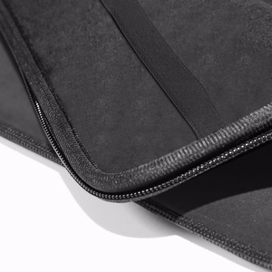 AmazingThing Minimal BasicBag sülearvutikott MacBook Neo 13" jaoks - must