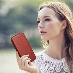 Чехол iCarer CE Oil Wax Premium Leather Folio для iPhone 14 Plus магнитный с откидной крышкой MagSafe красный