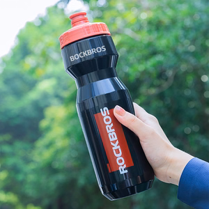 Rockbros 750 ml rattapudel - läbipaistev must punase huulikuga
