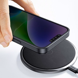 Ugreen LP634 Kickalus Protective Ümbris Hard Cover with Gel Frame and Built-in Alus jaoks iPhone 14 Plus (90925)