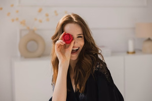 Beautifly Rose Glow Pleaser Self Love massaažiseade, punane