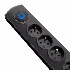 Qoltec 50104 liigpingekaitse, 4 vahelduvvoolupesa, 230 V, 1.5 m, must