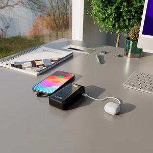 Powerbank SBS 10000 mAh 20W sisseehitatud USB-C kaabli ja digitaalse ekraaniga - must