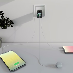 SBS Universal GaN Travel Adapter 70W 3xUSB-C 2xUSB-A with Ümbris - Must