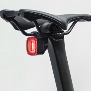 Rockbros Q2S LED tagumine jalgrattatuli Smart Stop System süsteemiga + USB-C - USB-A kaabel - must