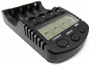 Laadija AA/AAA C3 koos LCD