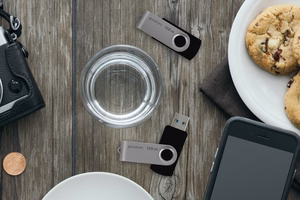 Goodram UTS3 32GB USB 3.2 Gen 1 Flash Drive - Black