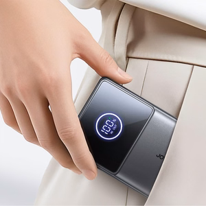 Joyroom JR-PR1 10000mAh 22.5W Powerbank sisseehitatud sissetõmmatava USB-C kaabliga - must