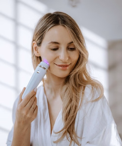 Beautifly Glossy Acne Young LED nahahooldusseade