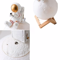 Moon laua lamp / humidifier ASTRONAUT sitting Kunst Deco (mudel 5) AFSH