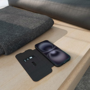 Puro Book Mag MagSafe Leather Ümbris with Flap and Card Slot jaoks iPhone 16 - Must