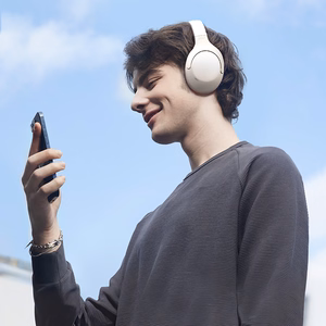 QCY H3 Lite Over-Ear Kõrvaklapid koos ANC and Bluetooth 5.3 - valge