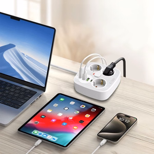 Tech-Protect PCS3X4 power strip, 3 sockets, 2xUSB-A, 2xUSB-C 200 cm - valge