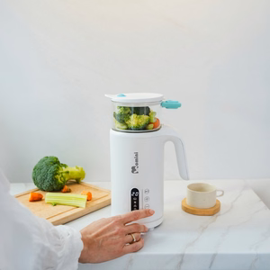 Momini TinyCook 6-ühes aurutav blender piimavalmistusfunktsiooniga