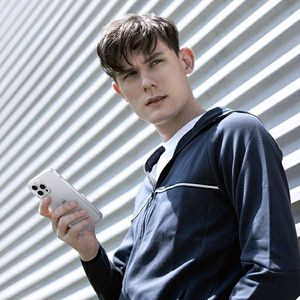Uniq Clarion ümbris iPhone 13 Pro Max'ile - läbipaistev