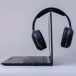 Forever traadita kõrvaklapid BTH-505 on-ear mustad