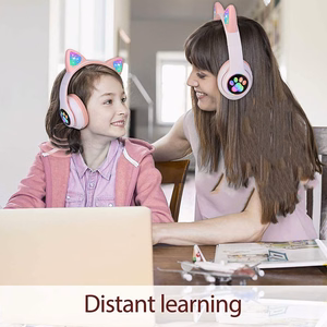 Reach Cat Glow wireless headphones, roosa
