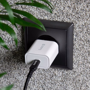 Crong USB-C Travel Charger 20 W PD seinalaadija, valge