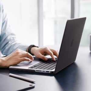 Spigen AirSkin ümbris MacBook Pro 16" 2021 / 2023 / 2024 / 2025 / 2026 jaoks – poolläbipaistev