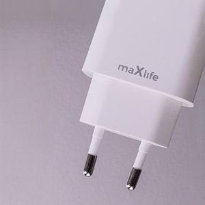 Maxlife MXTC-06-20AC PD QC laadija 1x USB-C 1x USB 20W valge + USB-C - USB-C kaabel 20W