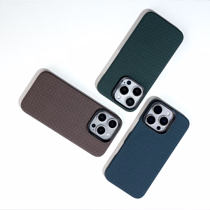 Benks Magnetic Armor Tint Kevlar 1000D (0064) jaoks Iphone 16 Plus roheline
