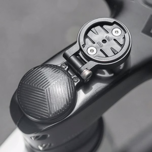 Rockbros WT-2 rattakompuutri hoidik AirTagi pesaga – must