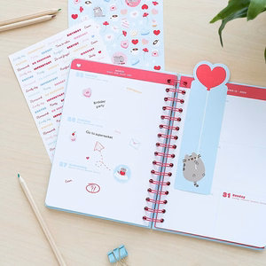 Pusheen Purrfect Love 2023/2024 nädalaplaneerija, 14,8 × 21 cm