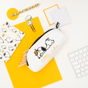 Snoopy Lazy Days plüüsist pinal