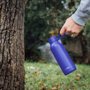 Quokka Solid With Strap roostevabast terasest termospudel, 510 ml, Dusk Blue