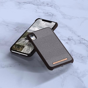 Nordic Elements Saeson Idun Pattern 1 ümbris seadmele iPhone XR, tumepruun