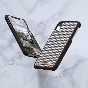 Nordic Elements Saeson Idun Pattern 2 ümbris seadmele iPhone XR, tumepruun