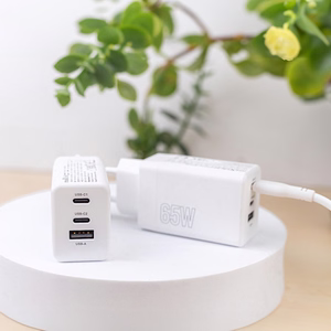Maxlife MXTC-08-65ACC PD QC laadija 2x USB-C 1x USB 65W valge